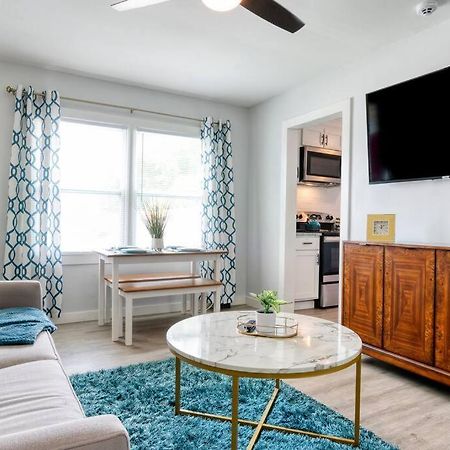 2Br 1Ba Duplex House King Beds Great For Small Groups Close To All Uptown Charlotte Attractions ภายนอก รูปภาพ