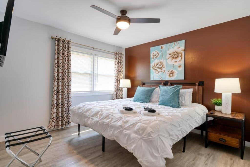 2Br 1Ba Duplex House King Beds Great For Small Groups Close To All Uptown Charlotte Attractions ภายนอก รูปภาพ