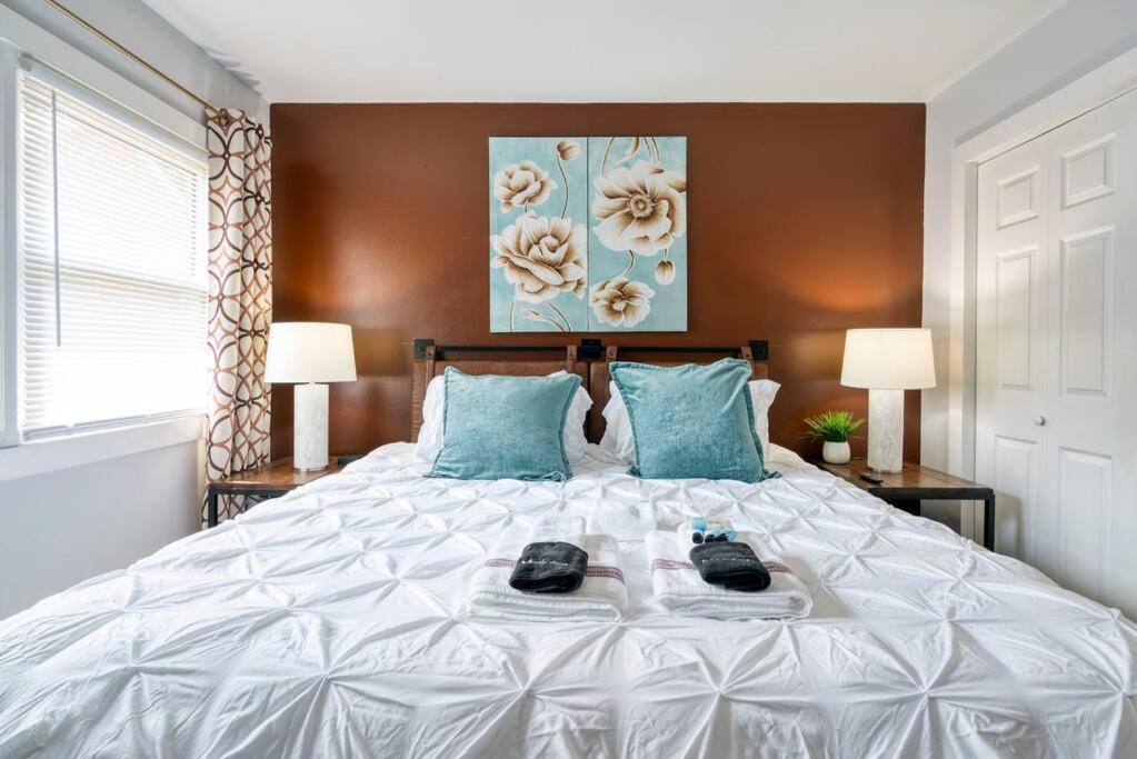 2Br 1Ba Duplex House King Beds Great For Small Groups Close To All Uptown Charlotte Attractions ภายนอก รูปภาพ