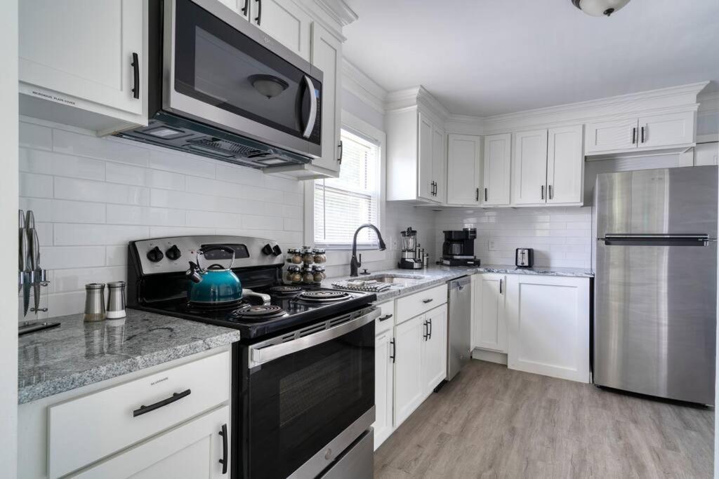 2Br 1Ba Duplex House King Beds Great For Small Groups Close To All Uptown Charlotte Attractions ภายนอก รูปภาพ
