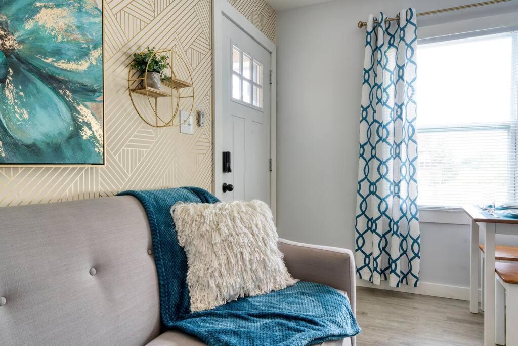 2Br 1Ba Duplex House King Beds Great For Small Groups Close To All Uptown Charlotte Attractions ภายนอก รูปภาพ
