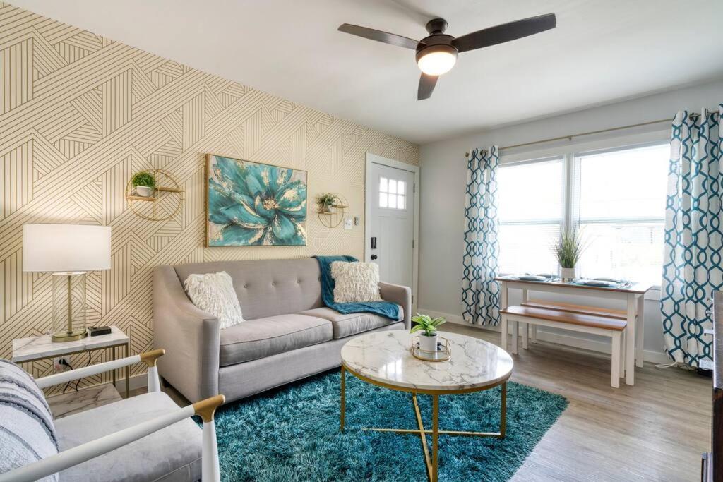 2Br 1Ba Duplex House King Beds Great For Small Groups Close To All Uptown Charlotte Attractions ภายนอก รูปภาพ