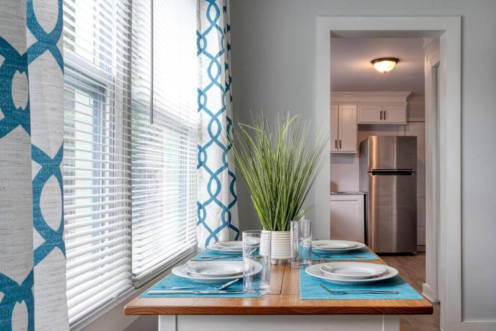 2Br 1Ba Duplex House King Beds Great For Small Groups Close To All Uptown Charlotte Attractions ภายนอก รูปภาพ