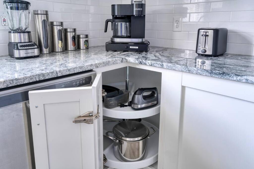 2Br 1Ba Duplex House King Beds Great For Small Groups Close To All Uptown Charlotte Attractions ภายนอก รูปภาพ
